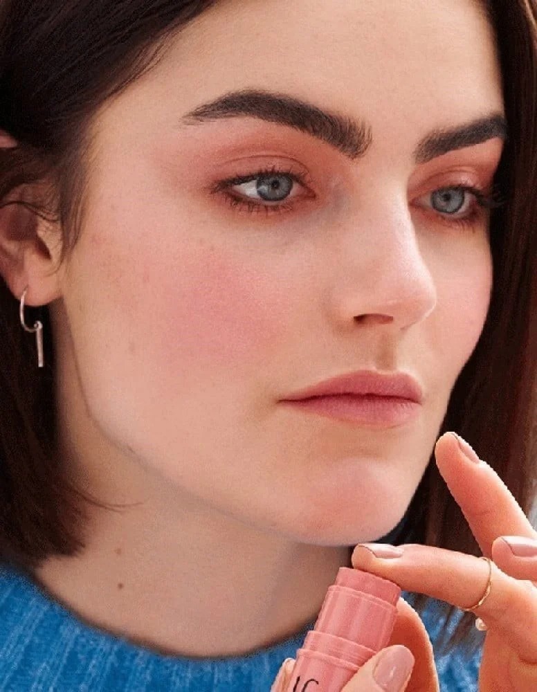 ايلف احمر خدود كريمي ستيك BRONZED CHERRY - الصورة 5